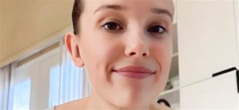 millie bobby brown tetas|Millie Bobby Brown Frees The Nipple In Skimpy Pajamas